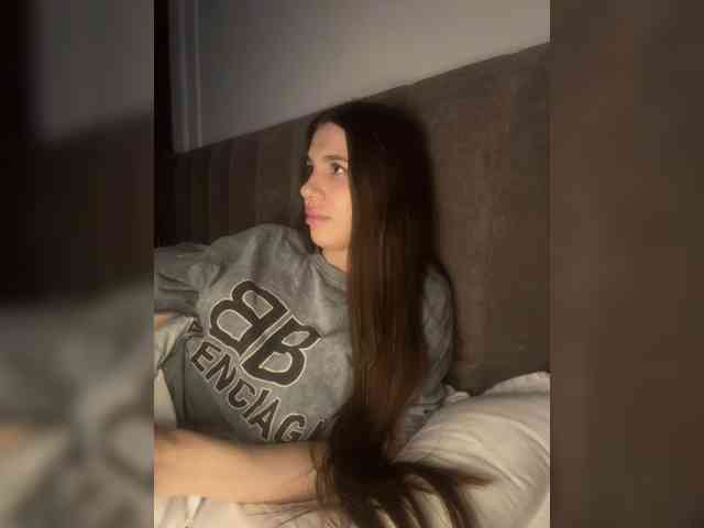 Maya033 webcam