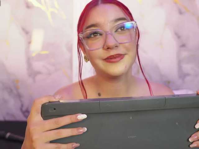 lilifox23 live cam on BongaCams