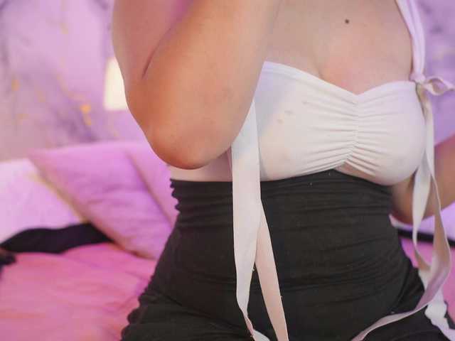 lilifox23 — live female cam