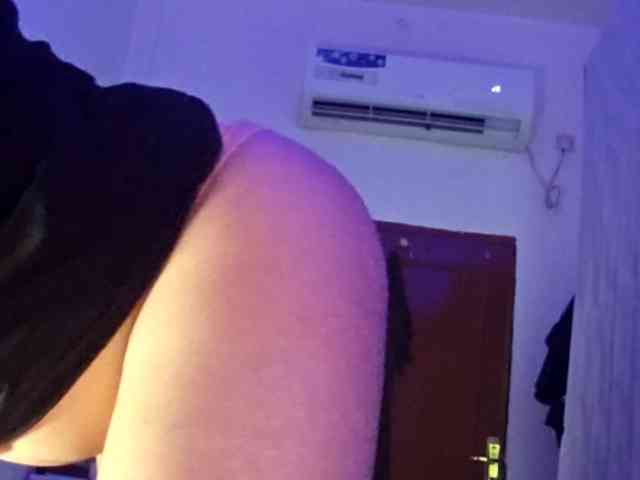 Curvyleebutt
