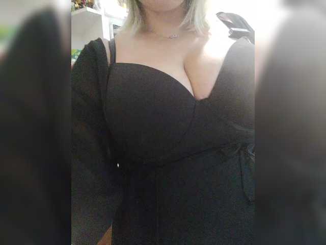 Dyia live cam preview