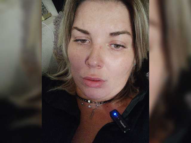 Dyia live cam preview