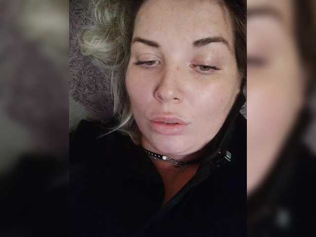 Dyia live cam preview