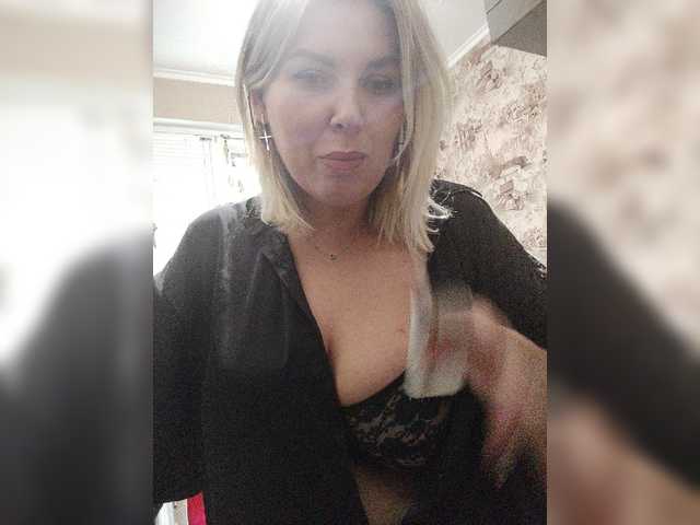 Dyia live cam preview