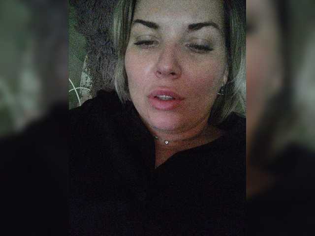 Dyia live cam preview