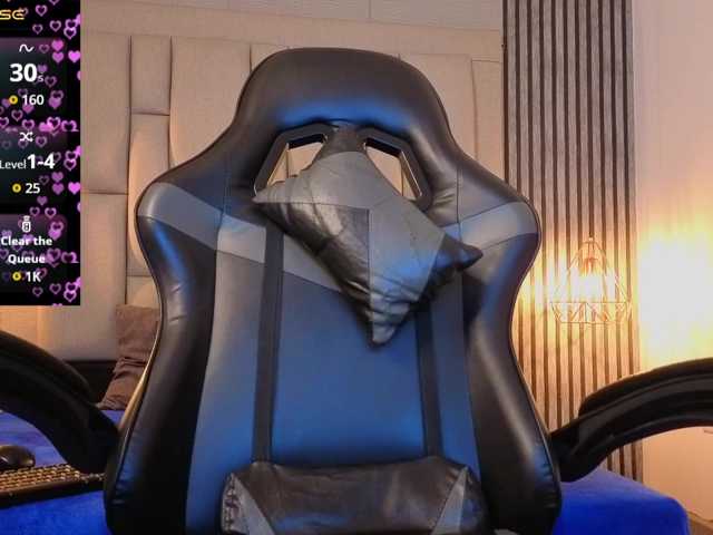 karolwarrior live cam on BongaCams