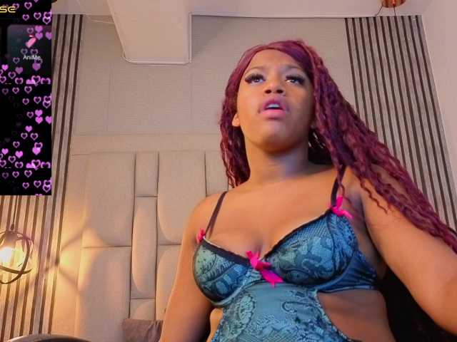 karolwarrior live cam on BongaCams