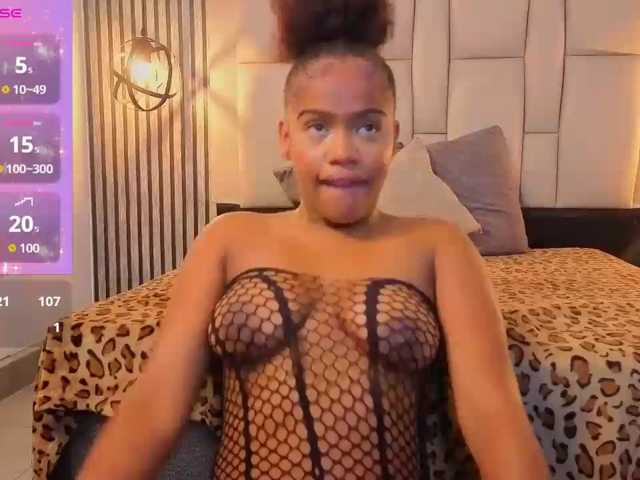 karolwarrior live cam on BongaCams