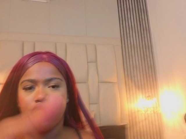 karolwarrior live cam on BongaCams