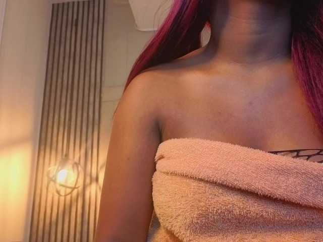 karolwarrior live cam on BongaCams