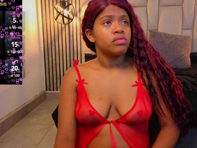 karolwarrior live cam on BongaCams