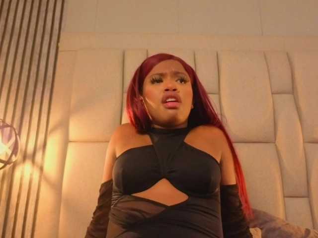 karolwarrior live cam on BongaCams