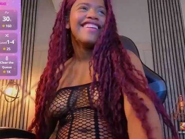karolwarrior live cam on BongaCams