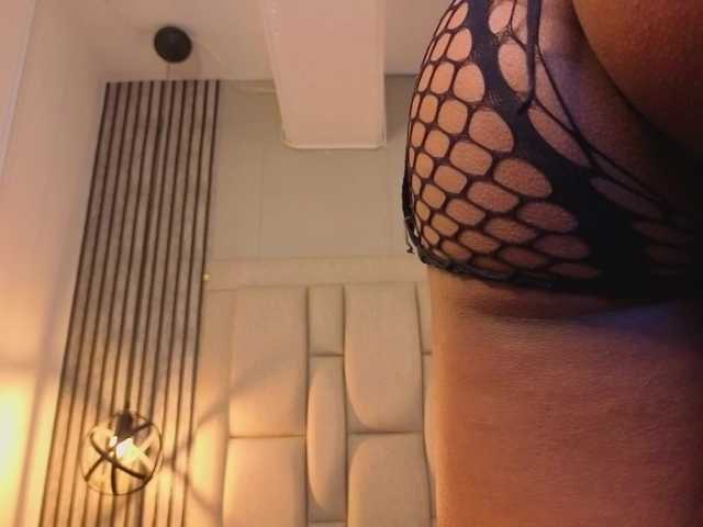 karolwarrior live cam on BongaCams