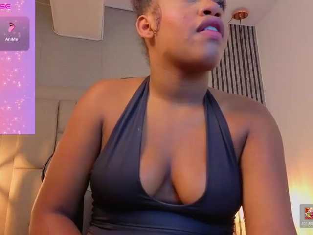 karolwarrior live cam on BongaCams