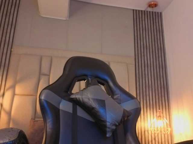 karolwarrior live cam on BongaCams