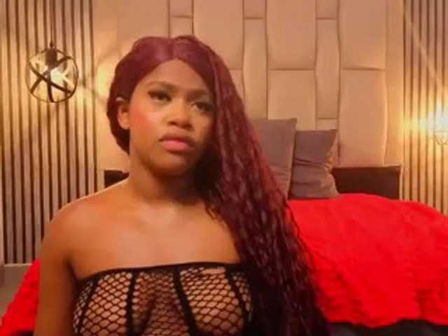 karolwarrior live cam on BongaCams