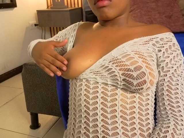 karolwarrior live cam on BongaCams