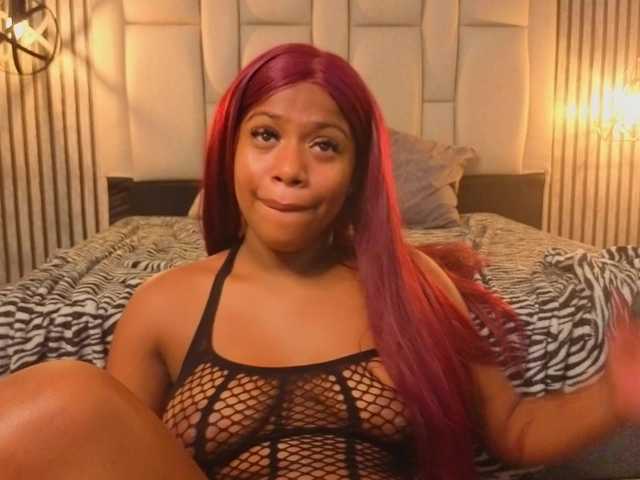 karolwarrior live cam on BongaCams
