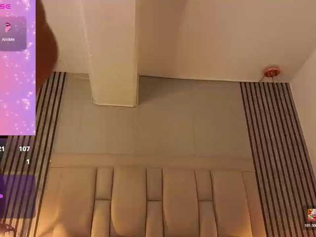 karolwarrior live cam on BongaCams