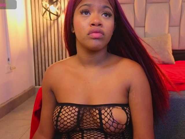karolwarrior live cam on BongaCams