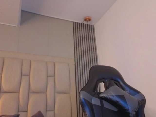 karolwarrior live cam preview