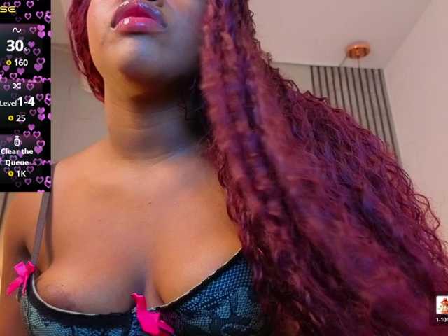 karolwarrior live cam on BongaCams