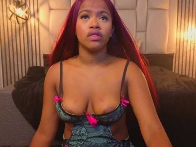 karolwarrior live cam on BongaCams