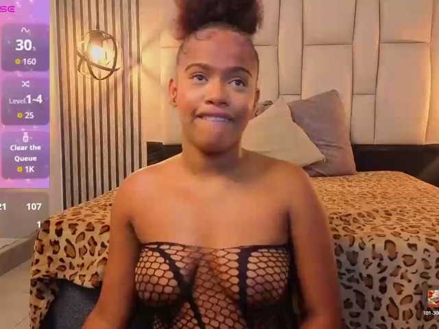 karolwarrior live cam on BongaCams