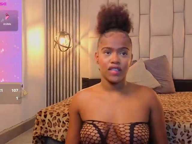 karolwarrior live cam on BongaCams