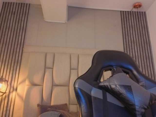 karolwarrior live cam on BongaCams