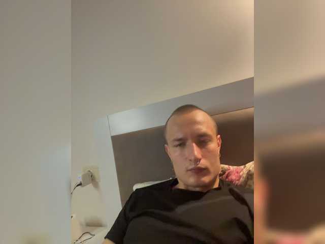 AlexLonelly live cam on BongaCams