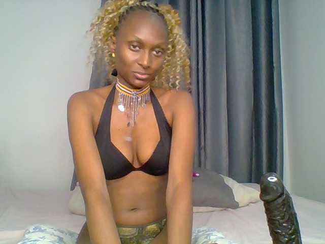 Godess12 live cam on BongaCams