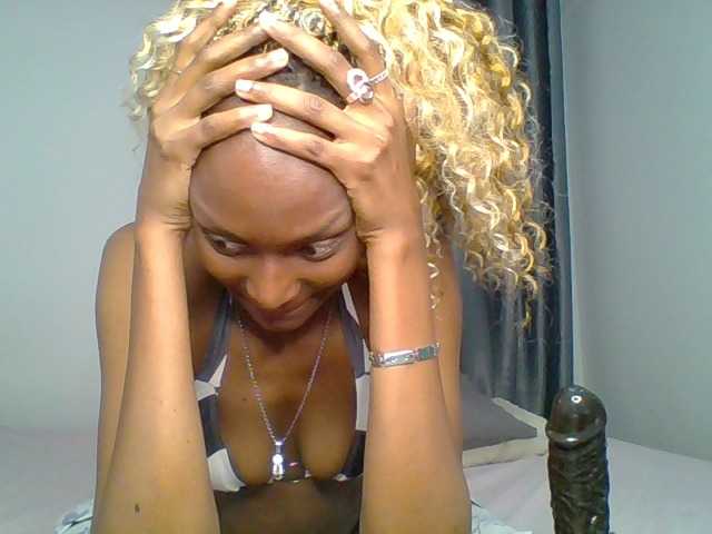 Godess12 live cam on BongaCams