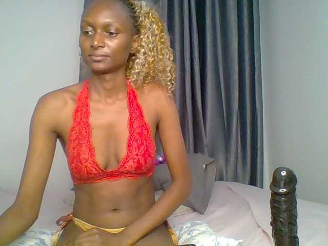 Godess12 — live female cam