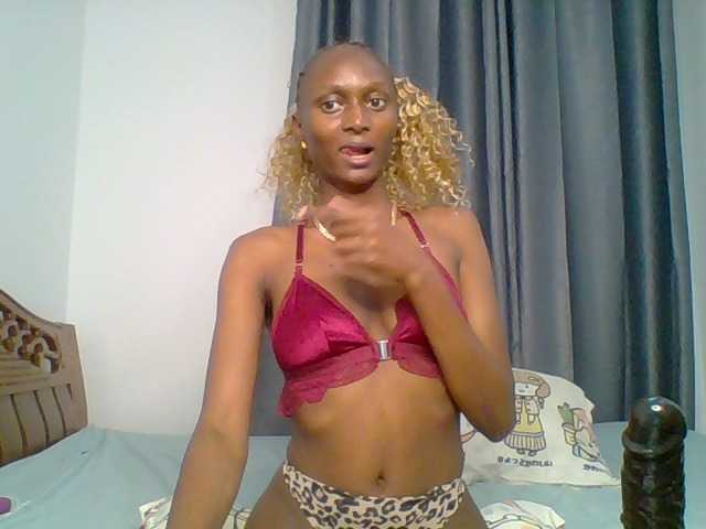 Godess12 live cam on BongaCams