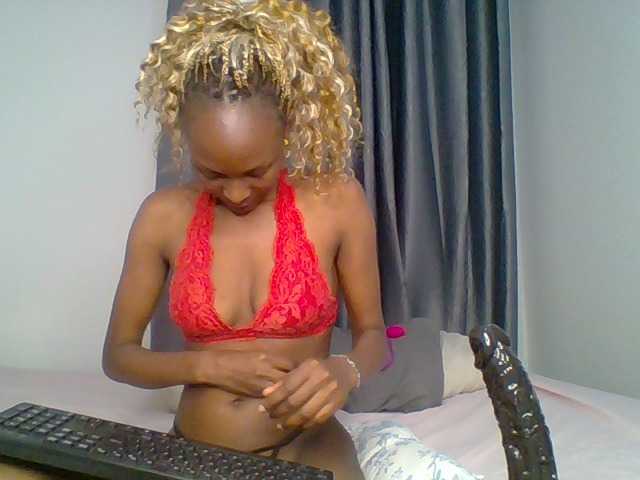 Godess12 live cam on BongaCams