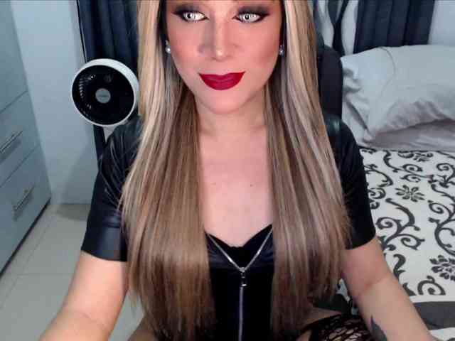 xSUCKTHYWOMANx Live Webcam on BongaCams