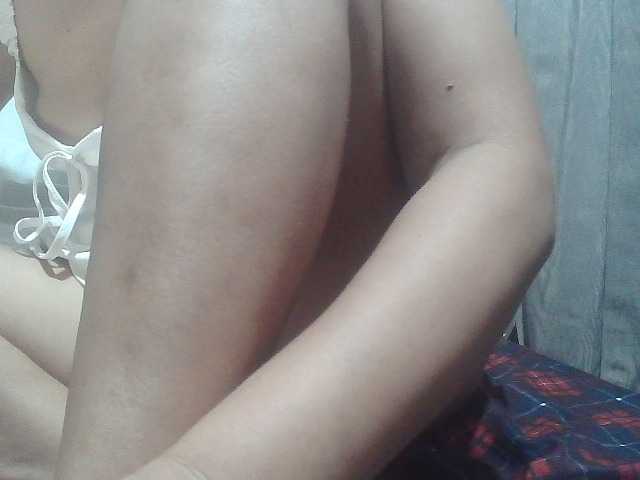 Lovescatslut live cam on BongaCams