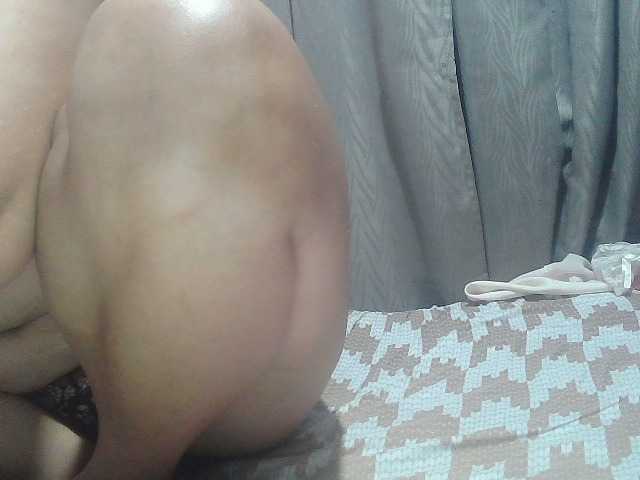 Lovescatslut live cam on BongaCams