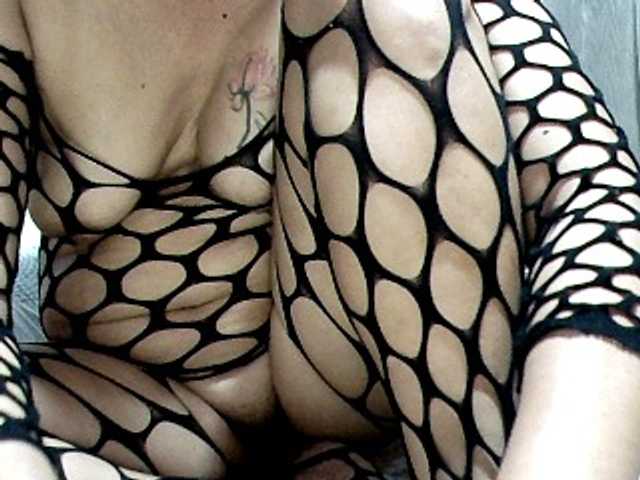 Lovescatslut live cam on BongaCams