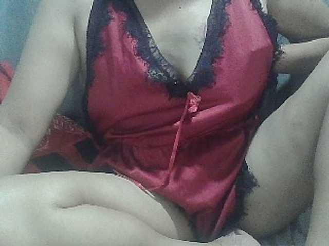 Lovescatslut live cam on BongaCams