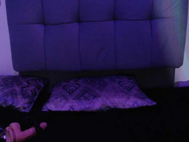 Amy-Cian live cam on BongaCams