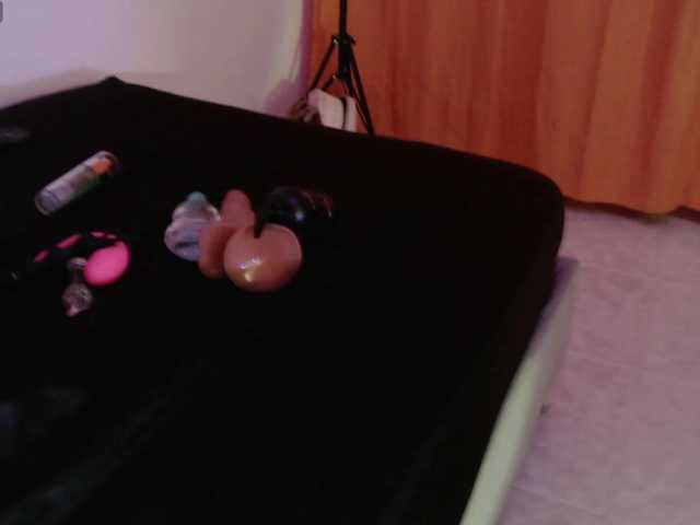 Amy-Cian live cam on BongaCams