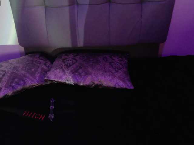 Amy-Cian live cam on BongaCams