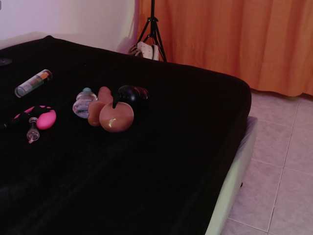 Amy-Cian live cam on BongaCams