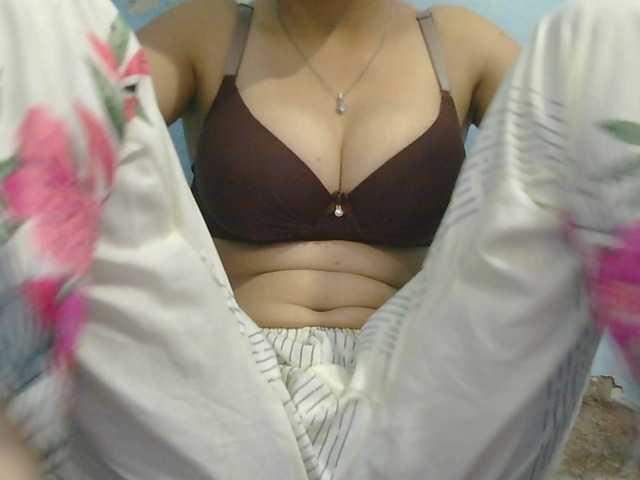 skinnyindiangirl77 live cam on BongaCams