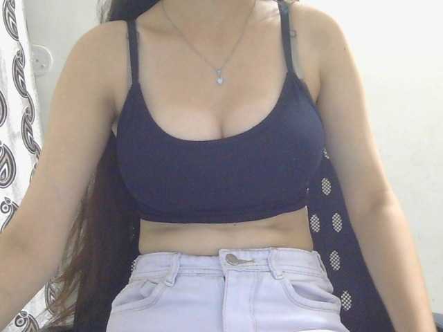 skinnyindiangirl77 live cam on BongaCams