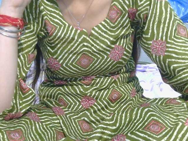 skinnyindiangirl77 live cam on BongaCams