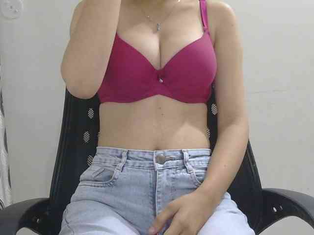 skinnyindiangirl77 webcam
